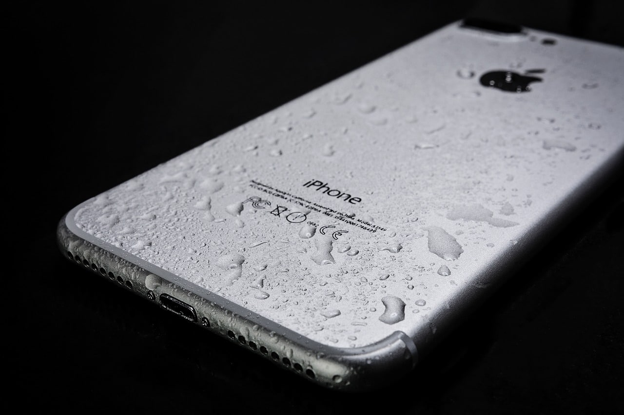 Smartphone mit Wasserschaden