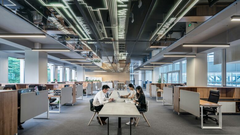 aufgeräumtes Büro